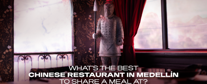 Statue of a knight in a vintage, floral-w wallpapered room with red curtains; overlaid text asks for the best Chinese restaurant in Medellín to share a meal.